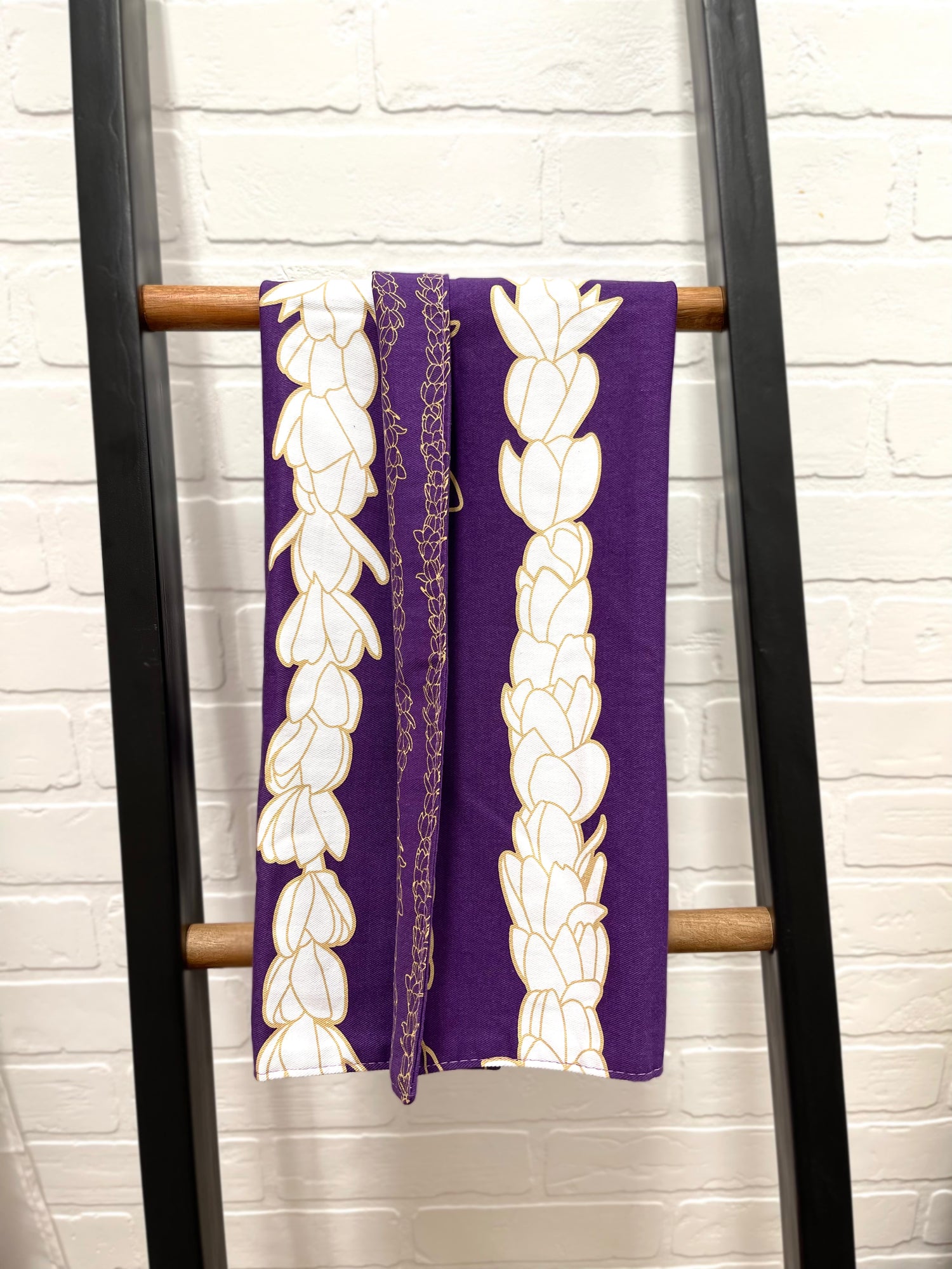 Plum coloured tea towels deals